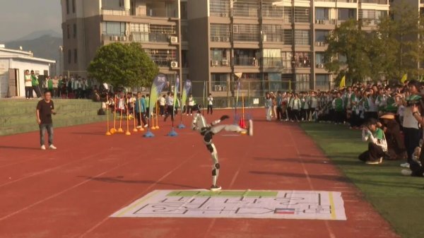 杠杆配资平台 广宁中学举办第十五届科技节